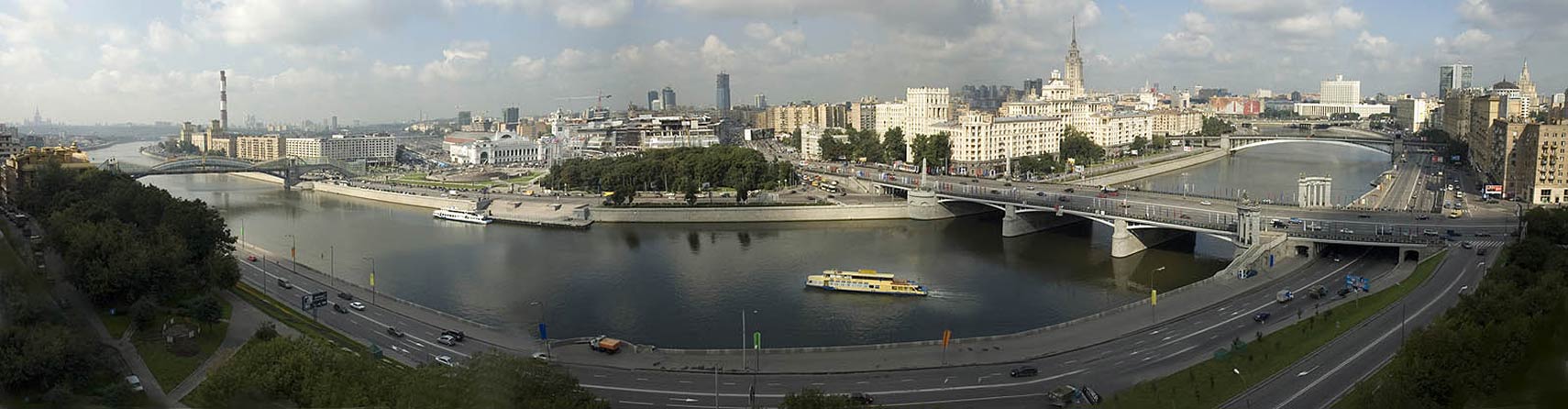 Moscow Panorama with Moskva River and Square of Europe