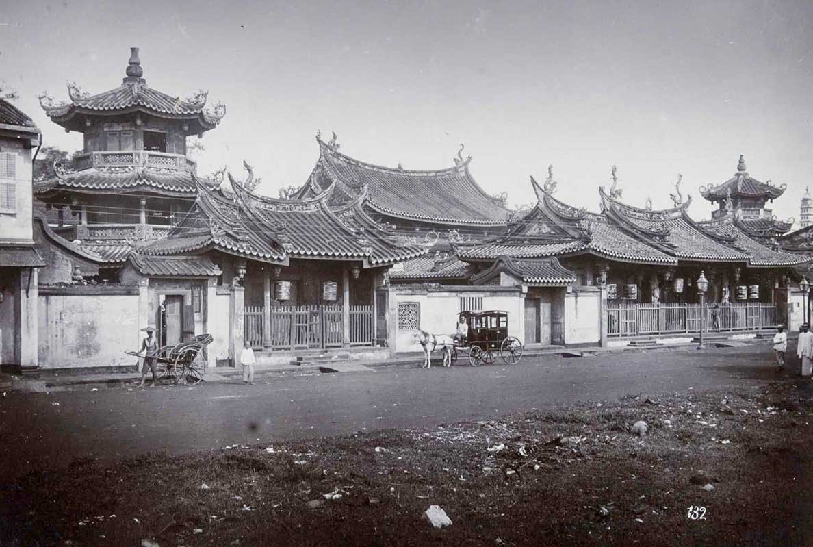 Historic photo of Thian Hock Keng temple in Singapore