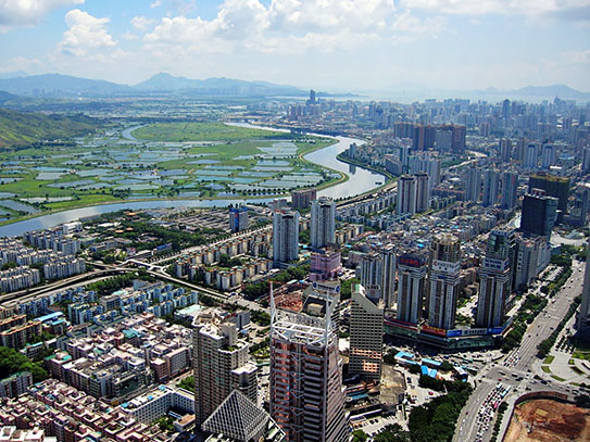 Shenzhen-CBD-at-Shenzhen-River.jpg