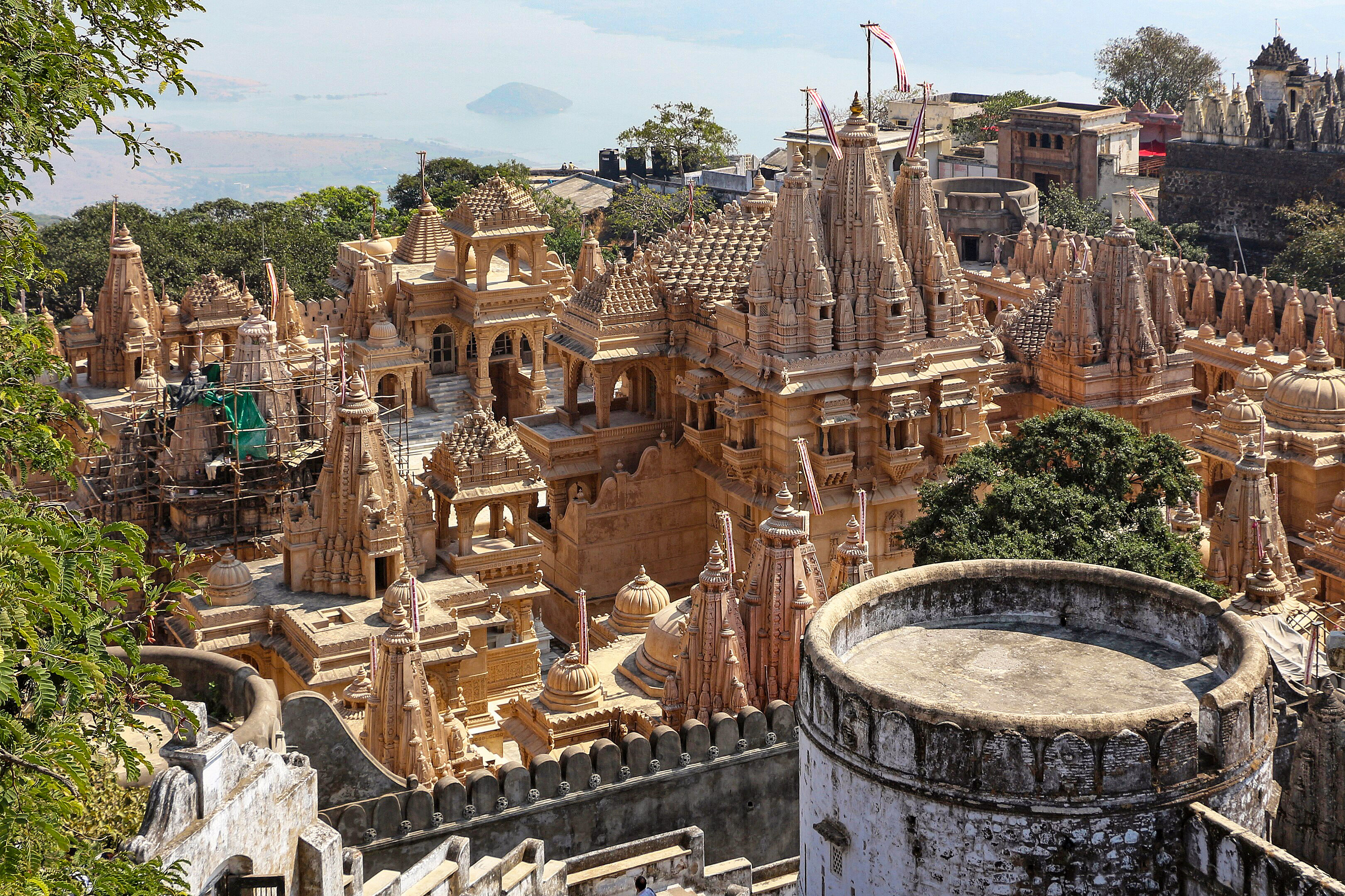 Sheth Motisha Tonk is a Jain temple in Palitana, Bhavnagar in Gujarat state