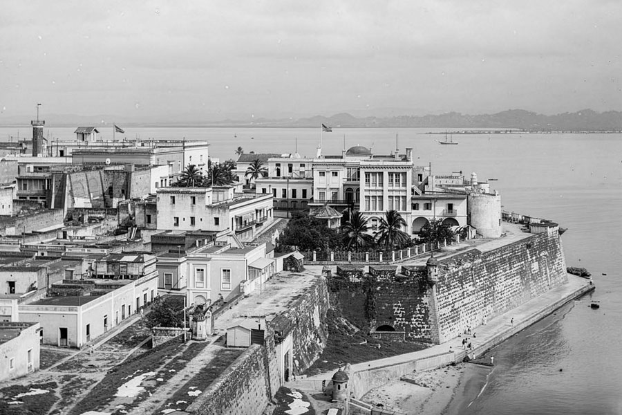 Governor's Palace and the sea wall in San Juan